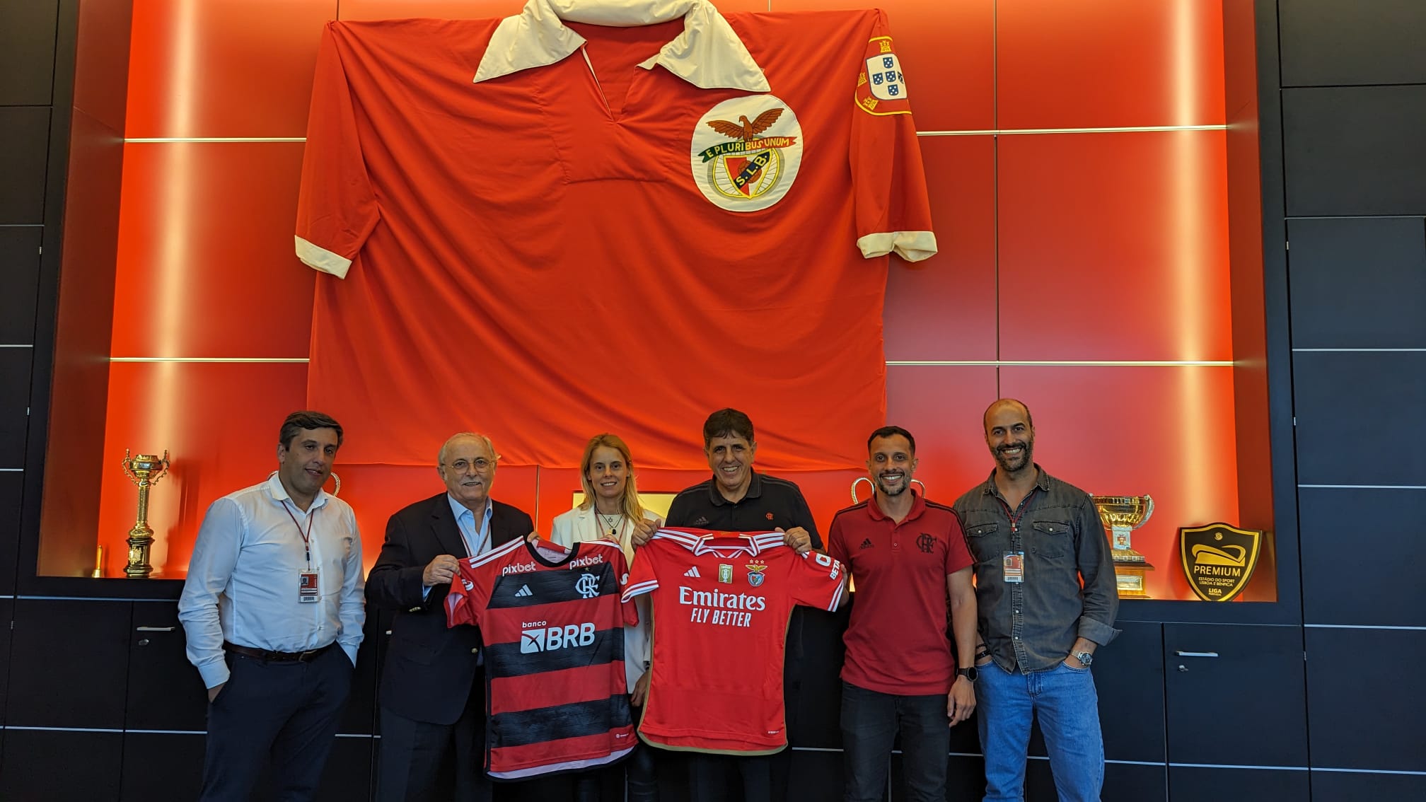 EMBAIXADAS E CONSULADOS DO FLAMENGO VISITAM CASAS BENFICA EM PORTUGAL